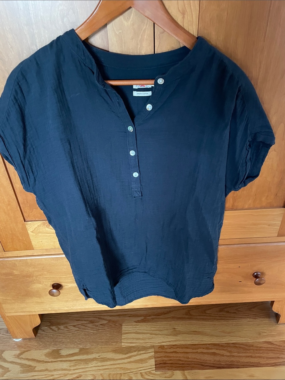 Faherty Womens Navy Short-Sleeve Gauze Henley Top